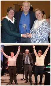 Bill Glazer swarding Diane and Gail Information Marketer of the Year